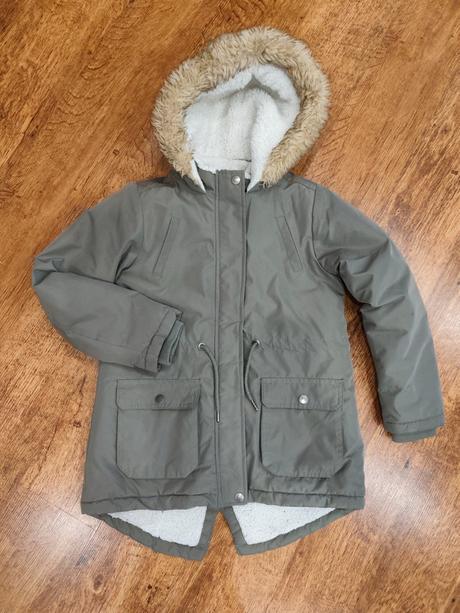 Teplá zimná bunda, 128