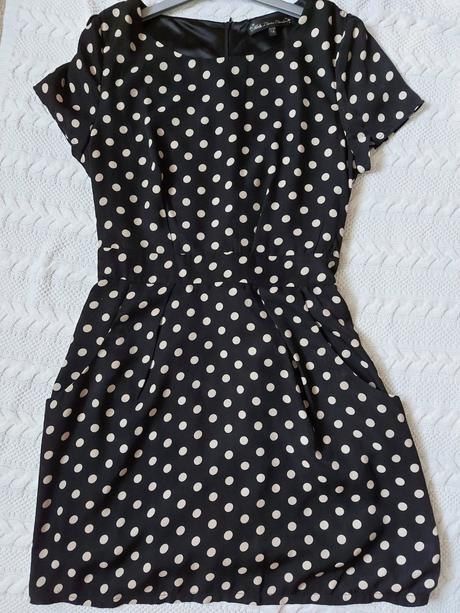 Bodkované šaty, 40