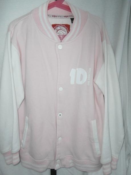 Mikina na cvoky, 152