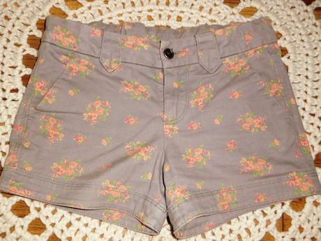 Prekrásne kvalitné šortky-kraťasky super stav 134, benetton,134