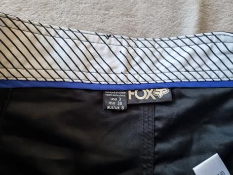 Šortky do vody a na pláž, 38