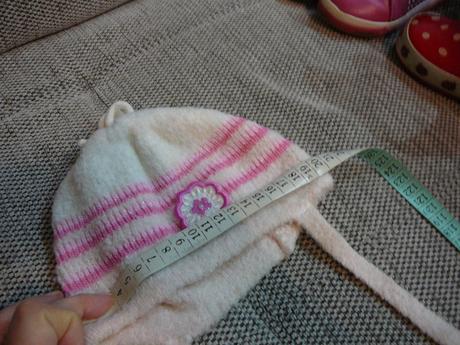 Capicka, ktorá rastie s dietatkom, artex,80