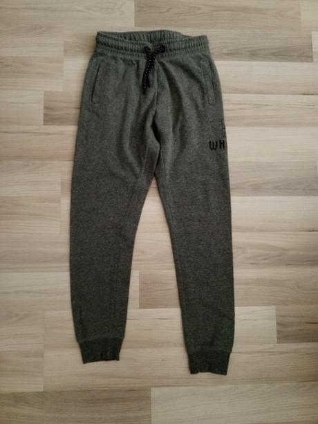 Chlapčenské tepláky, takko,146