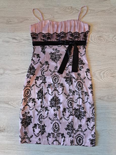 Saténové spoločenské šaty, m