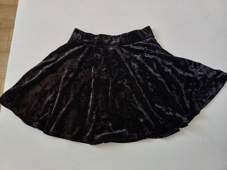 Zamatová sukna, atmosphere,36