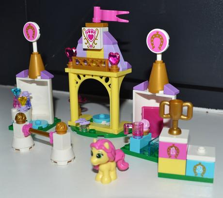 Lego 41144 disney princess podkovka v stajniach, 
