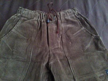 Menčestrové nohavice , 122