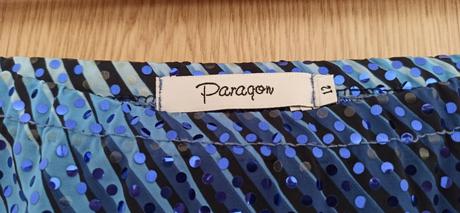 Spoločenské šaty s trblietkami značky paragon, l