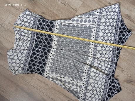 Šaty s hlbokým výstrihom (už s poštovným), lindex,s