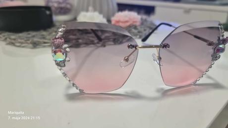 Okuliare slnecne s kamienkami zdobene,