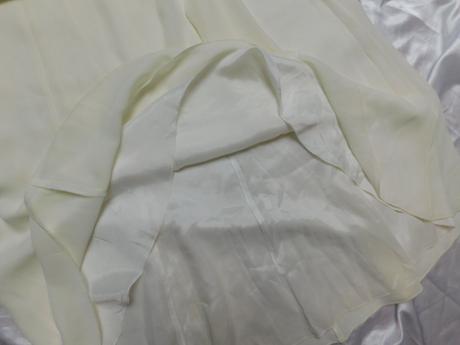 Pekna sukna na slavnost, 40