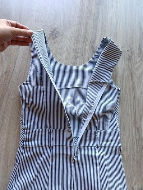 Dámske šaty prúžkované, s