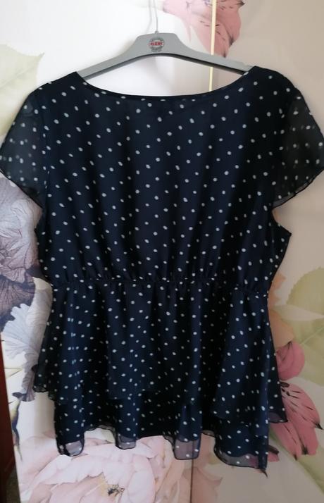 Blúzka casablanca, 42