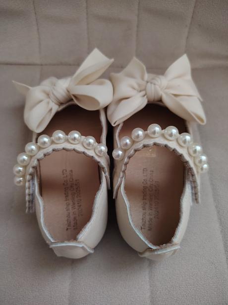 Krémové topánky balerínky s mašličkou, 22