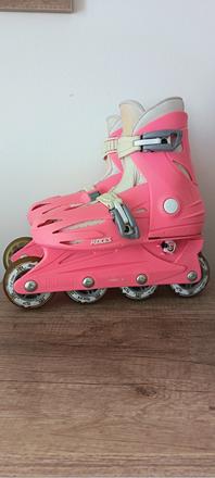 Dievcenske kolieskove korcule, roces,35