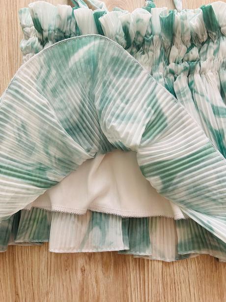 Nádherný komplet nohavíc a topu značky greystore, 