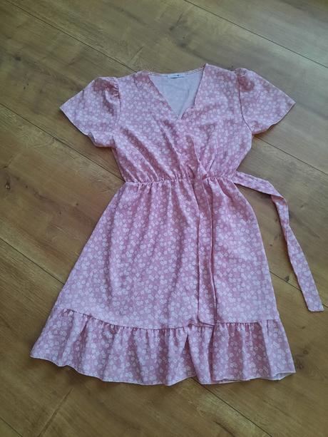 Krasne kvetinove saty, m