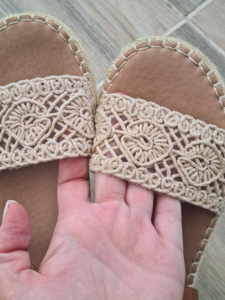 Sandalky, graceland,38