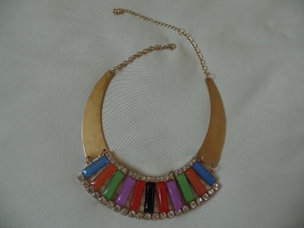 Náhrdelník farebný,