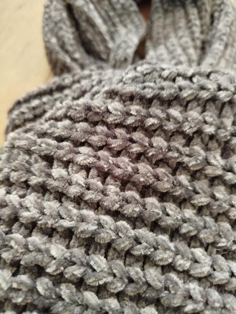 Sivý pletený tunel šál,