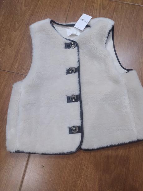 Kožušinova vesta, h&m,s