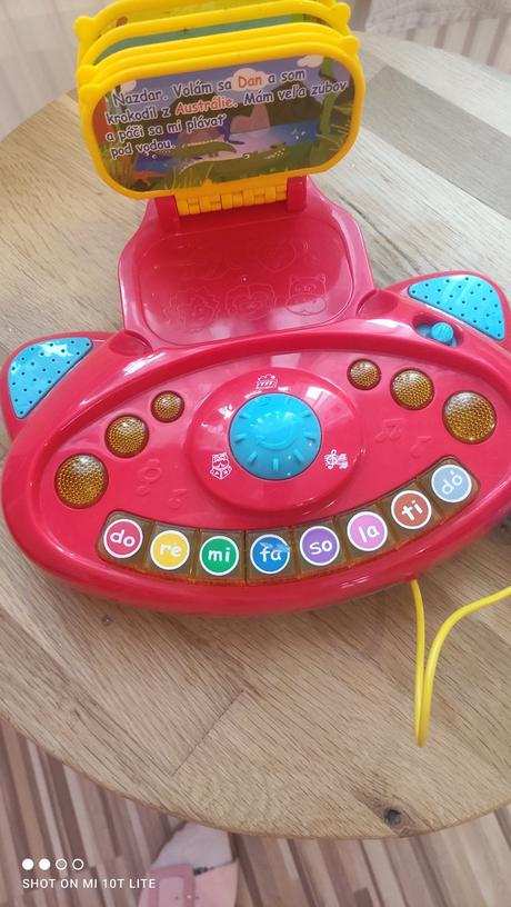 Hudobný hovoriaci klavír,