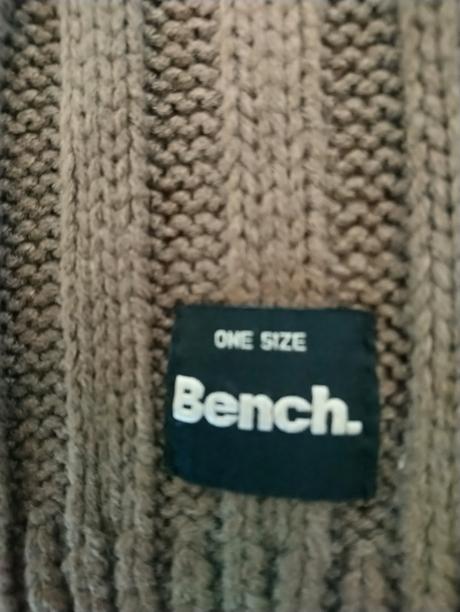 Hnedý šál bench, bench