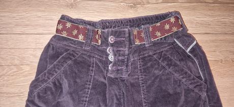 Fialové menžestráky, 152