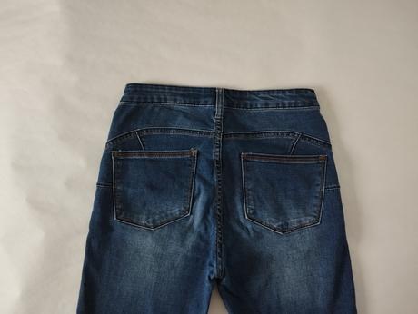 Tmavomodré rifle, 36