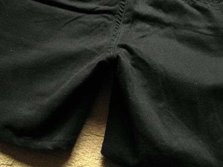 Čierne šortky, 40