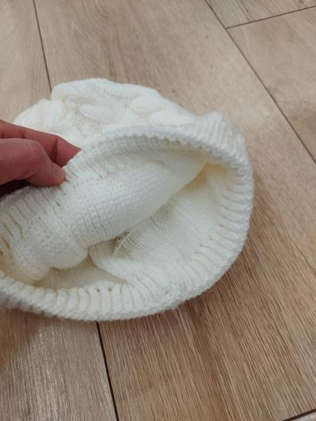 Nádherná čiapka, 98