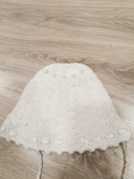 Dievčenska strikovana biela čiapka, 86
