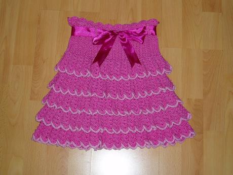 Hačkovaná suknička, 152