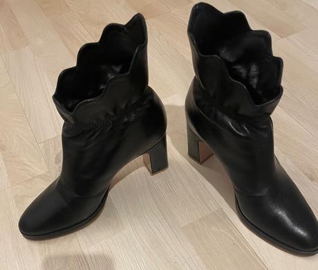 Red valentino kožené členkové čižmy, 37