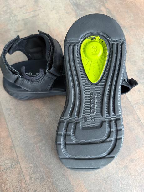 Sandalky ecco, ecco,35