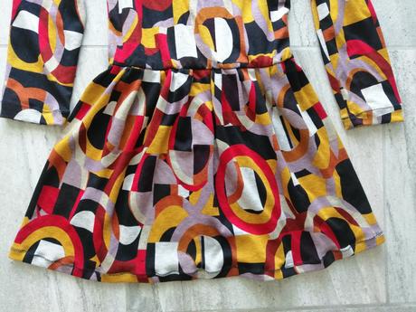 Šaty so vzorom vo farbách jesene vs, s