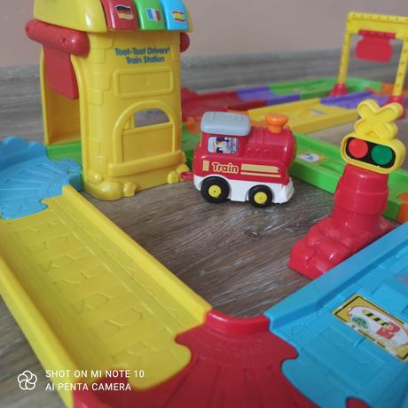 Toot toot train station,