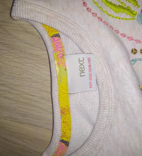 Mikinka s motýlikom, next,110