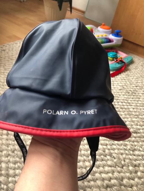 Nepremokavý klobúčik, 52