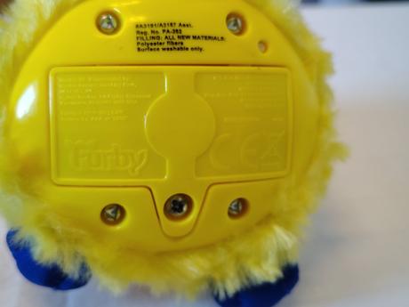 Zberateľský furby party rockers wittby hasbro 2013,