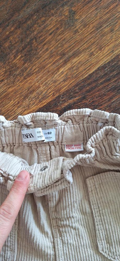 Menčestrové nohavice, zara,92