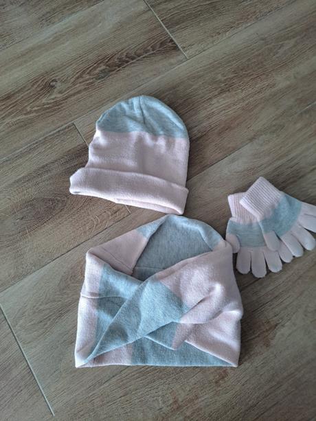 Set čiapka, tunel, rukavice 3-6 rokov, topolino,110