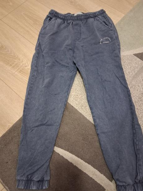 Chlacenske joggery, reserved,158