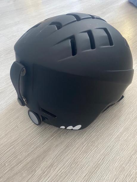 Lyžiarska prilba, m