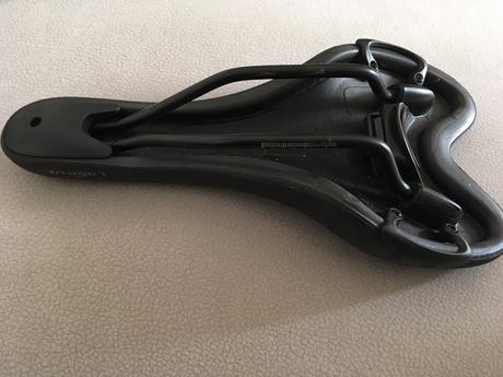 Znackove gelove sedlo selle royal,