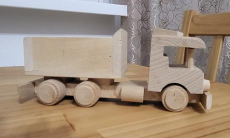 Drevené nákladné auto, 