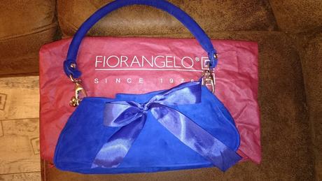 Spolocenske lodicky s kabelkou, 37