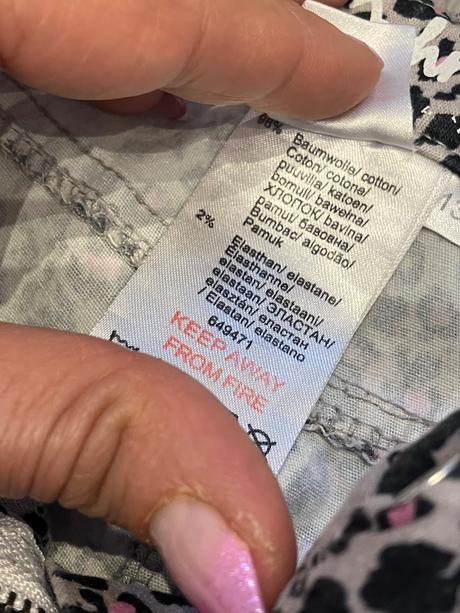 Dievčenské leopardie rifle (134), 134