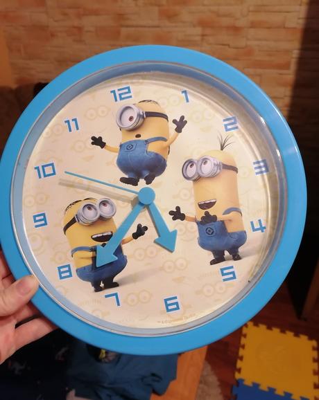 Nástenné hodiny - mimoni,