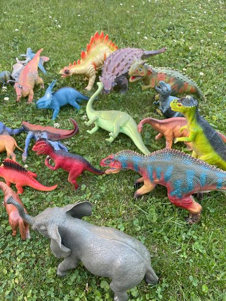 Zvieratka a dinosaury,